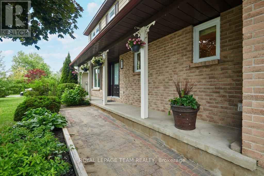332 Liard Street, Ottawa, Ontario  K2S 1J8 - Photo 2 - X13577322