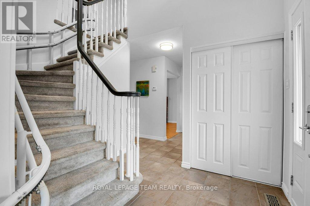 332 Liard Street, Ottawa, Ontario  K2S 1J8 - Photo 4 - X13577322