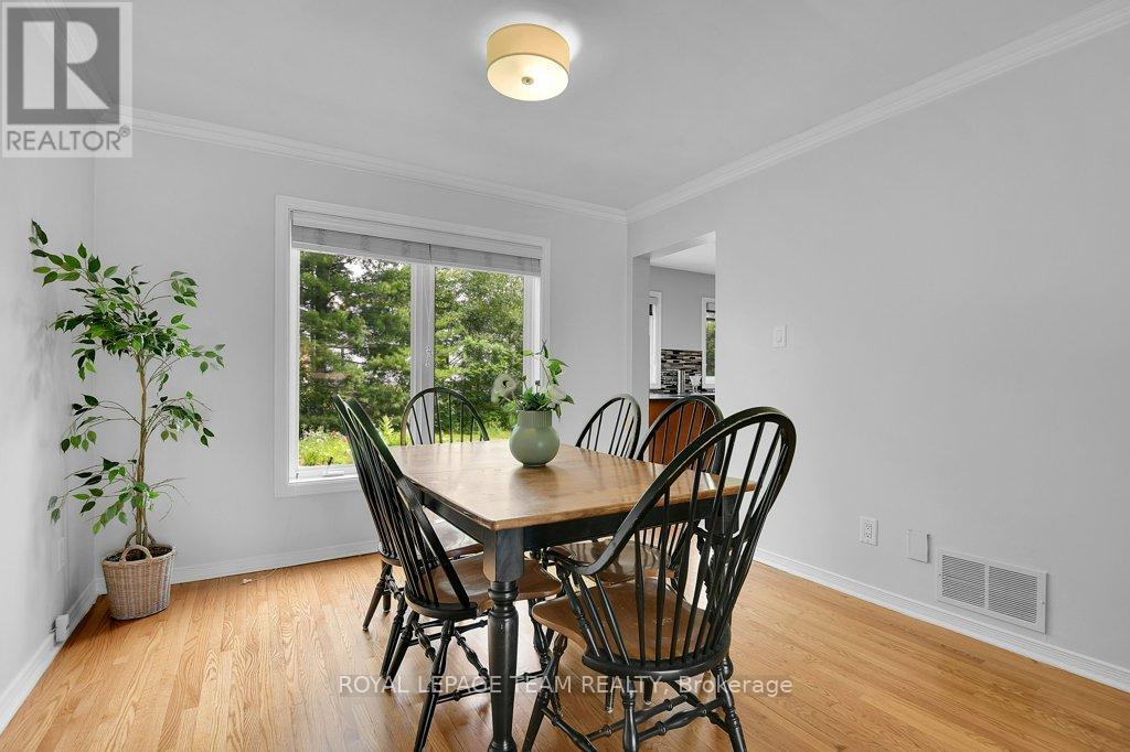 332 Liard Street, Ottawa, Ontario  K2S 1J8 - Photo 7 - X13577322