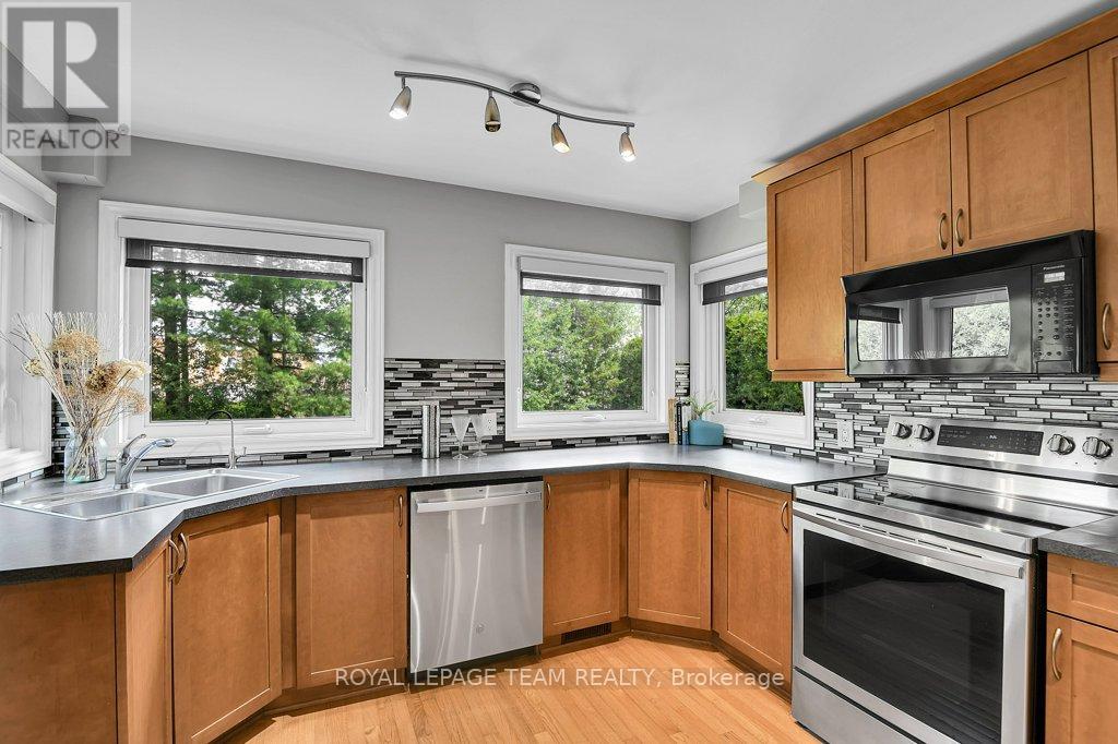 332 Liard Street, Ottawa, Ontario  K2S 1J8 - Photo 8 - X13577322