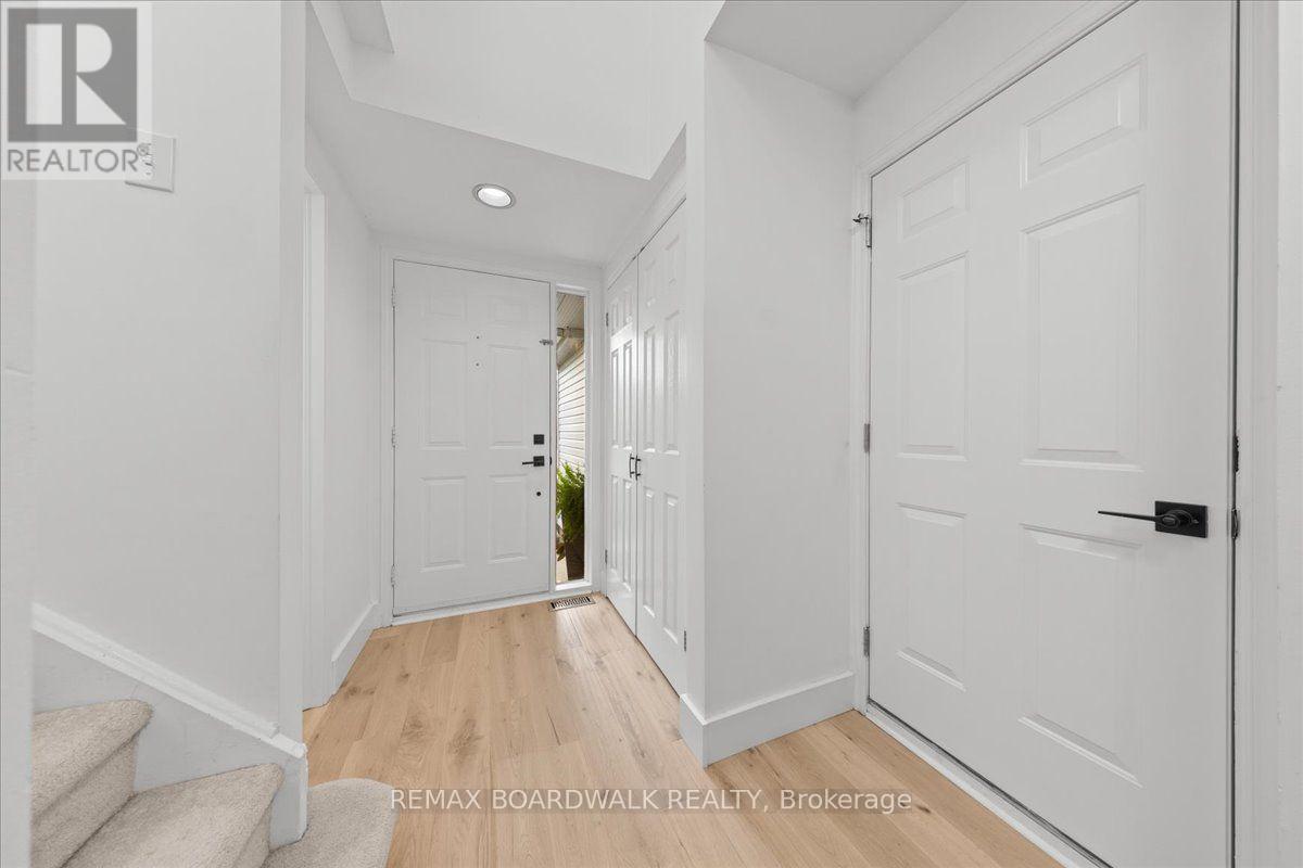 43 Peacock Crescent, Ottawa, Ontario  K2J 3P8 - Photo 4 - X13577388