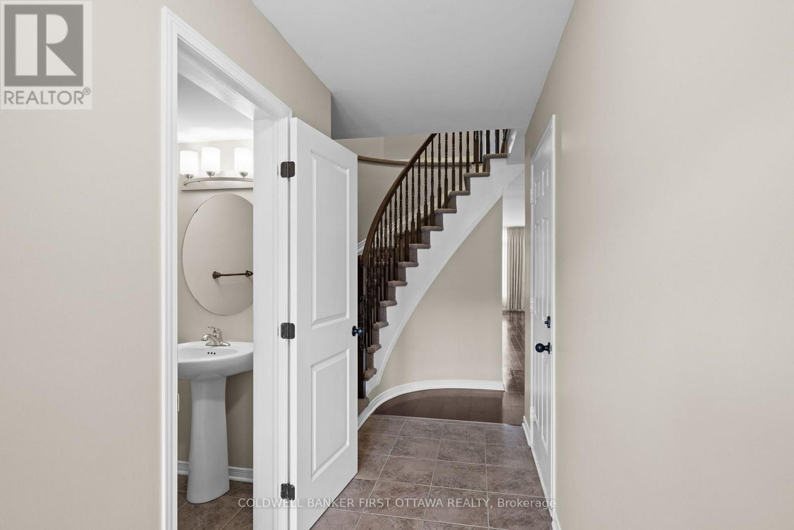 416 Haresfield Court, Ottawa, Ontario  K4M 0E2 - Photo 2 - X13577406