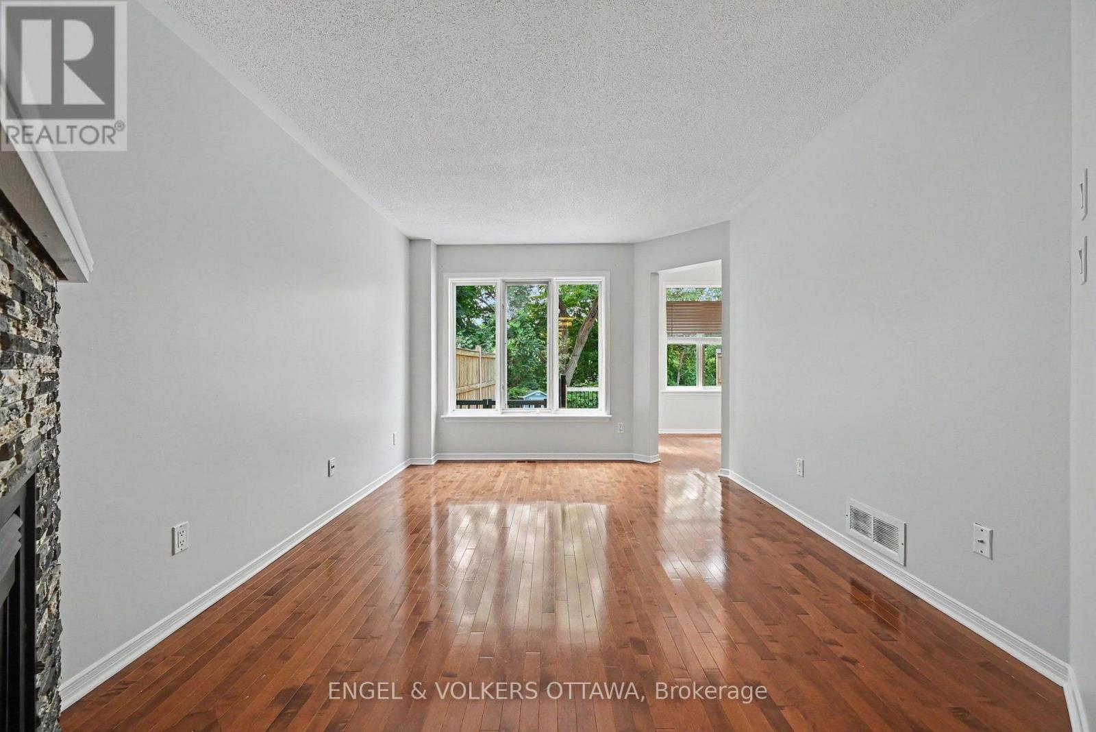 101 Margrave Avenue, Ottawa, Ontario  K1T 3Y1 - Photo 6 - X13577728