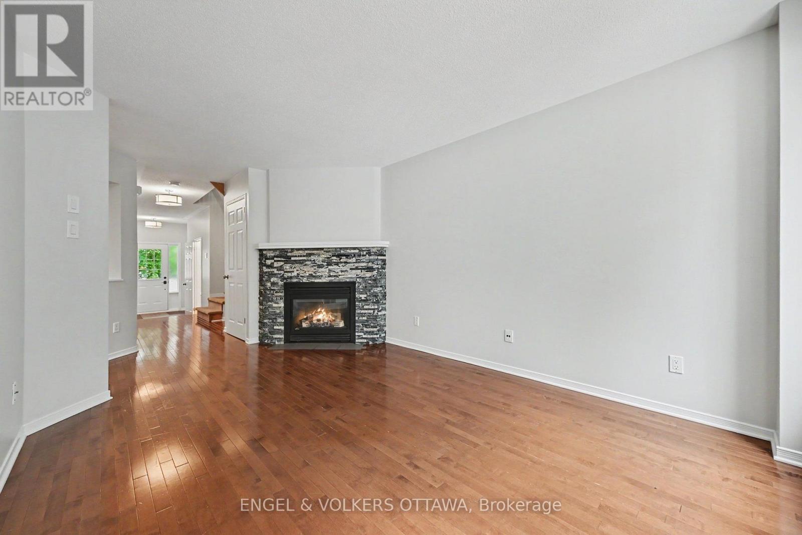 101 Margrave Avenue, Ottawa, Ontario  K1T 3Y1 - Photo 7 - X13577728