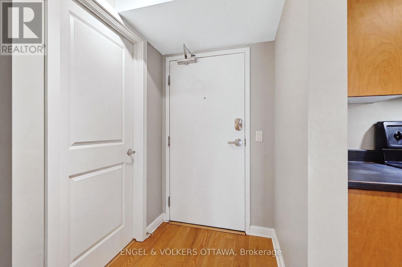 604 - 138 Somerset Street W, Ottawa, Ontario  K2P 0A3 - Photo 2 - X13577742