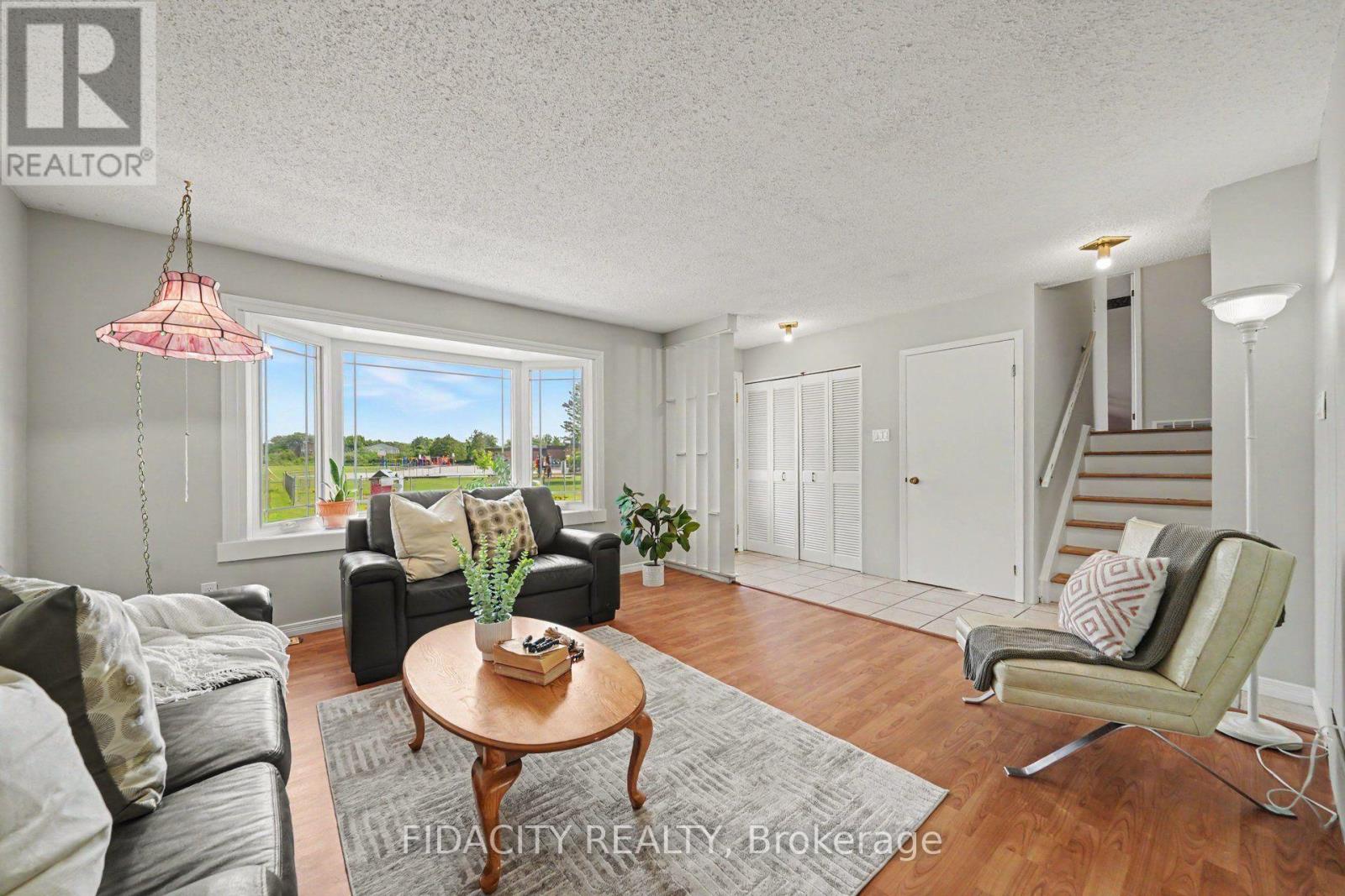 18 Ross Street, Smiths Falls, Ontario  K7A 4V6 - Photo 3 - X13577750
