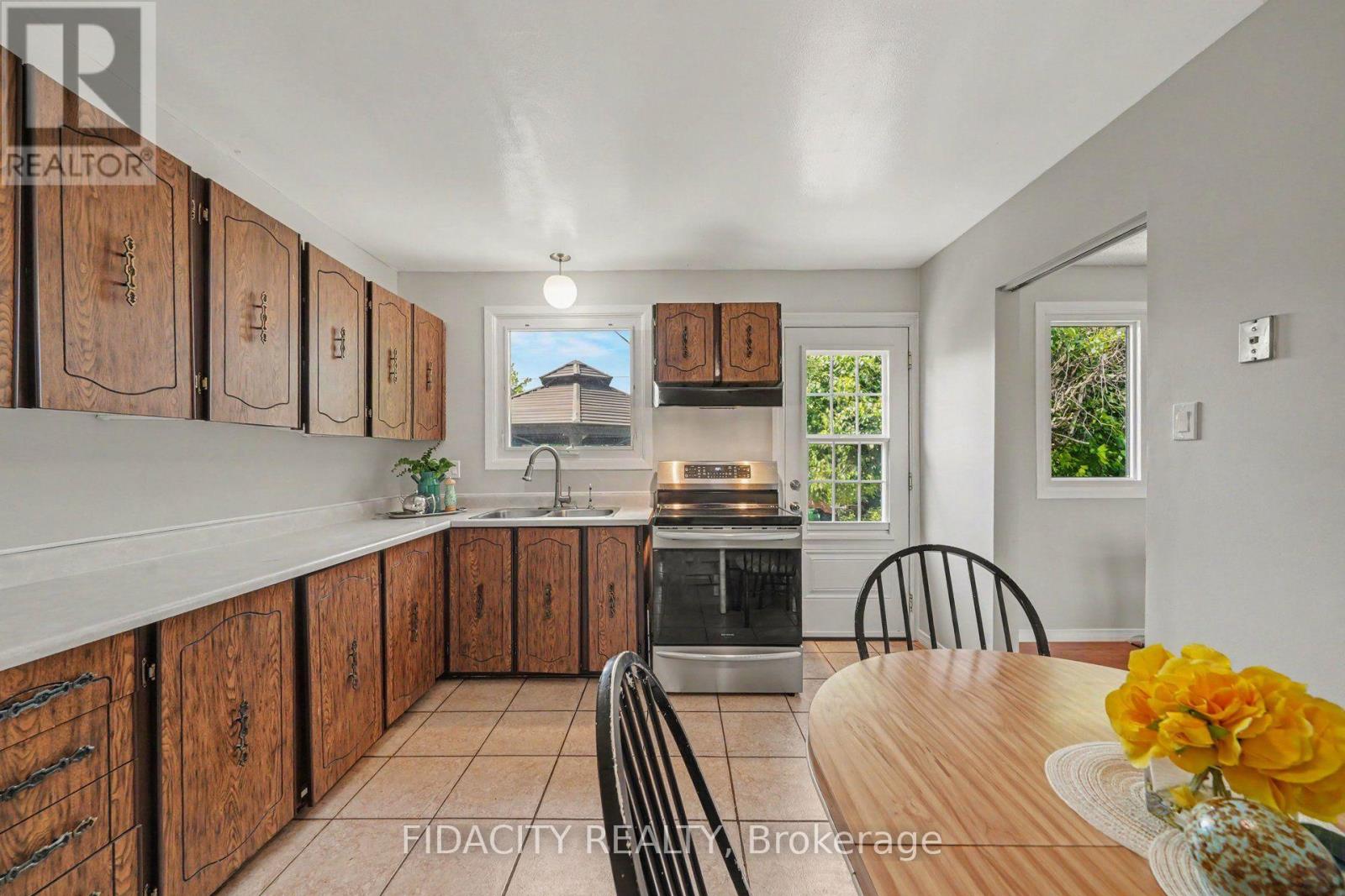 18 Ross Street, Smiths Falls, Ontario  K7A 4V6 - Photo 6 - X13577750