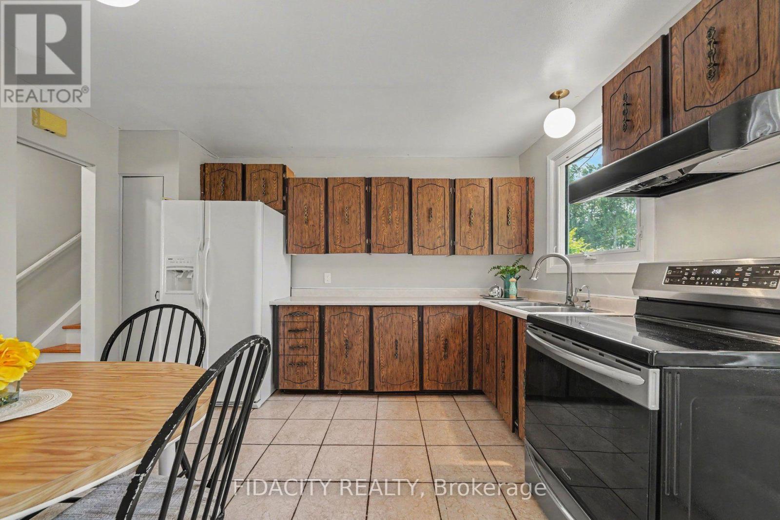 18 Ross Street, Smiths Falls, Ontario  K7A 4V6 - Photo 7 - X13577750