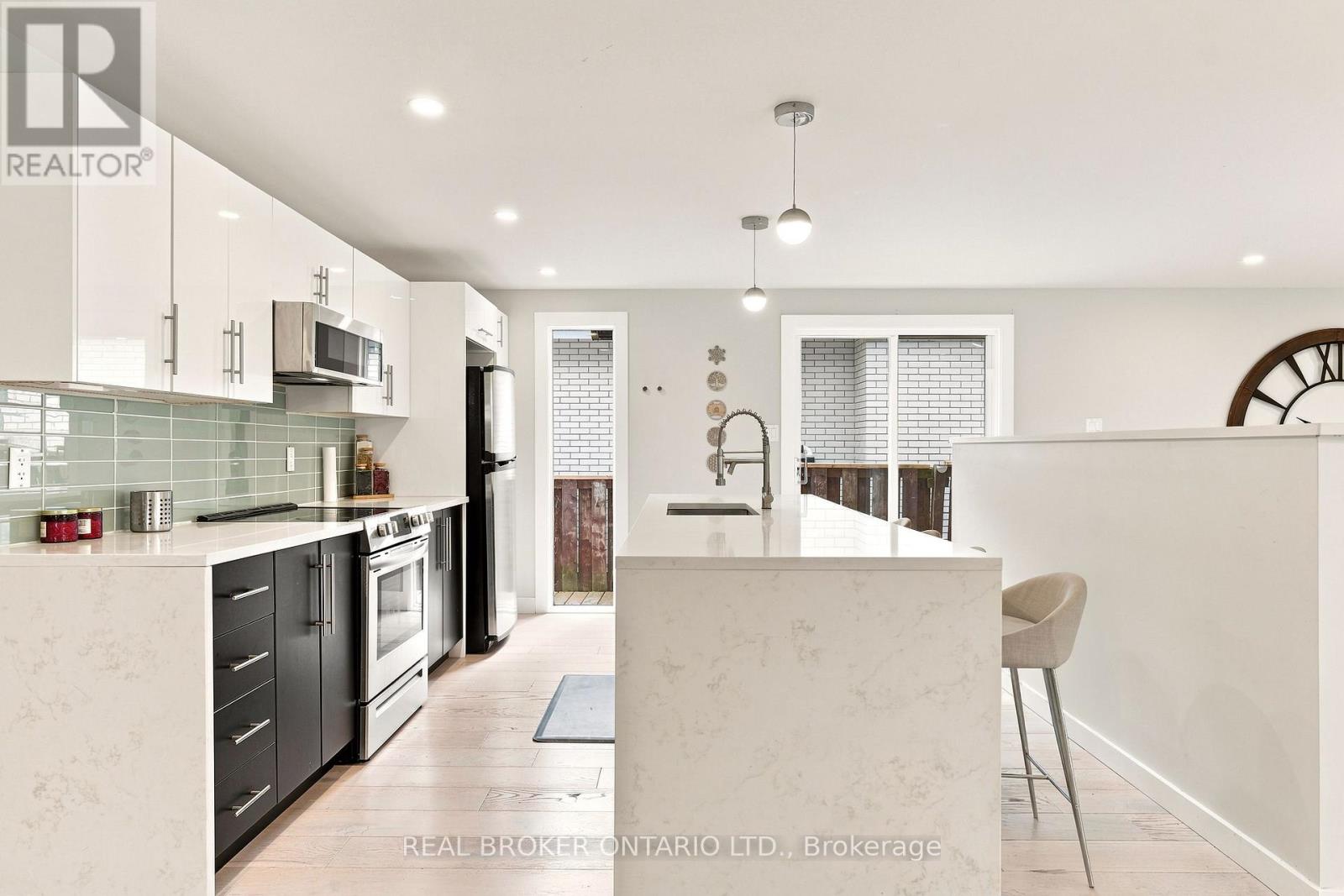 2021 Woodglen Crescent, Ottawa, Ontario  K1J 6G6 - Photo 10 - X13578012