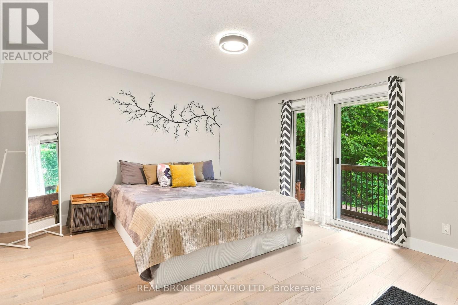 2021 Woodglen Crescent, Ottawa, Ontario  K1J 6G6 - Photo 16 - X13578012