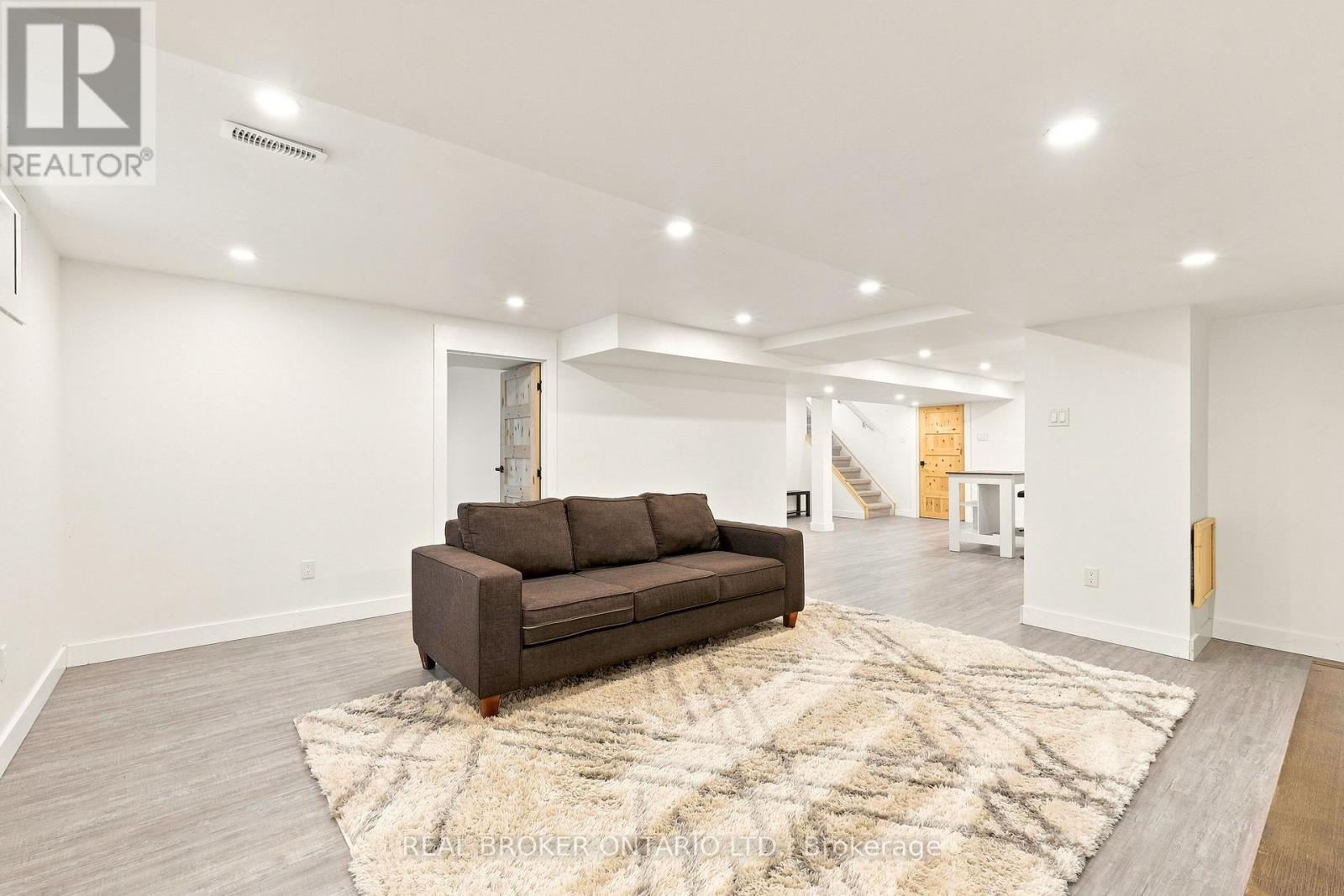 2021 Woodglen Crescent, Ottawa, Ontario  K1J 6G6 - Photo 22 - X13578012