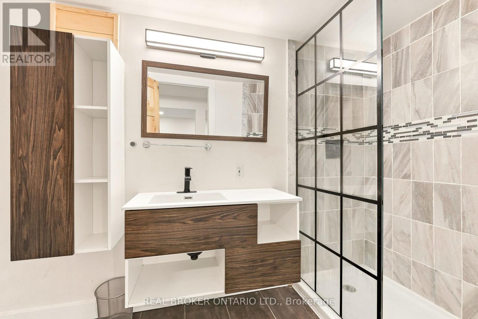 2021 Woodglen Crescent, Ottawa, Ontario  K1J 6G6 - Photo 23 - X13578012