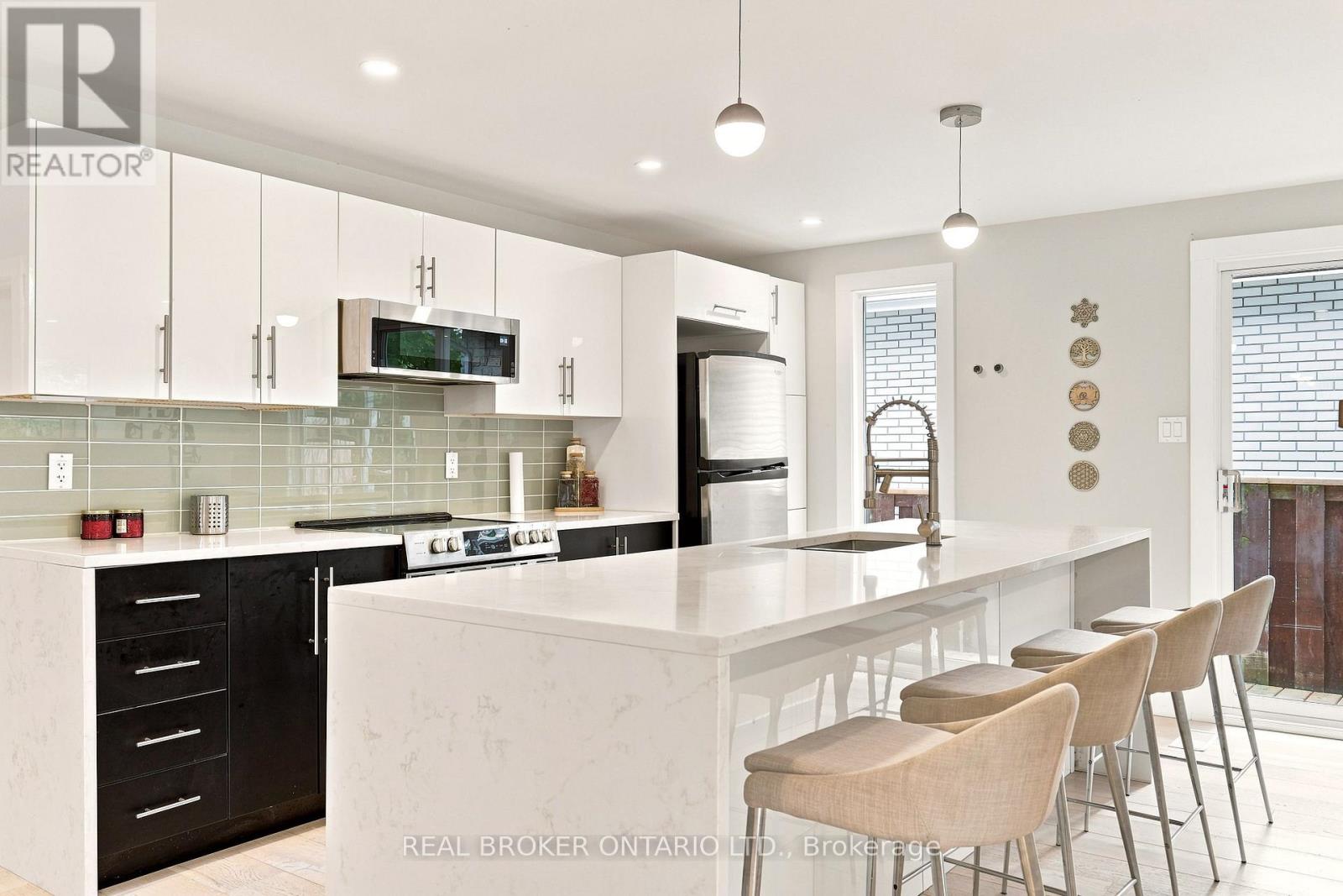 2021 Woodglen Crescent, Ottawa, Ontario  K1J 6G6 - Photo 9 - X13578012