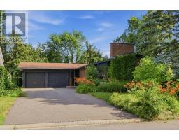 2021 WOODGLEN CRESCENT, Ottawa, Ontario