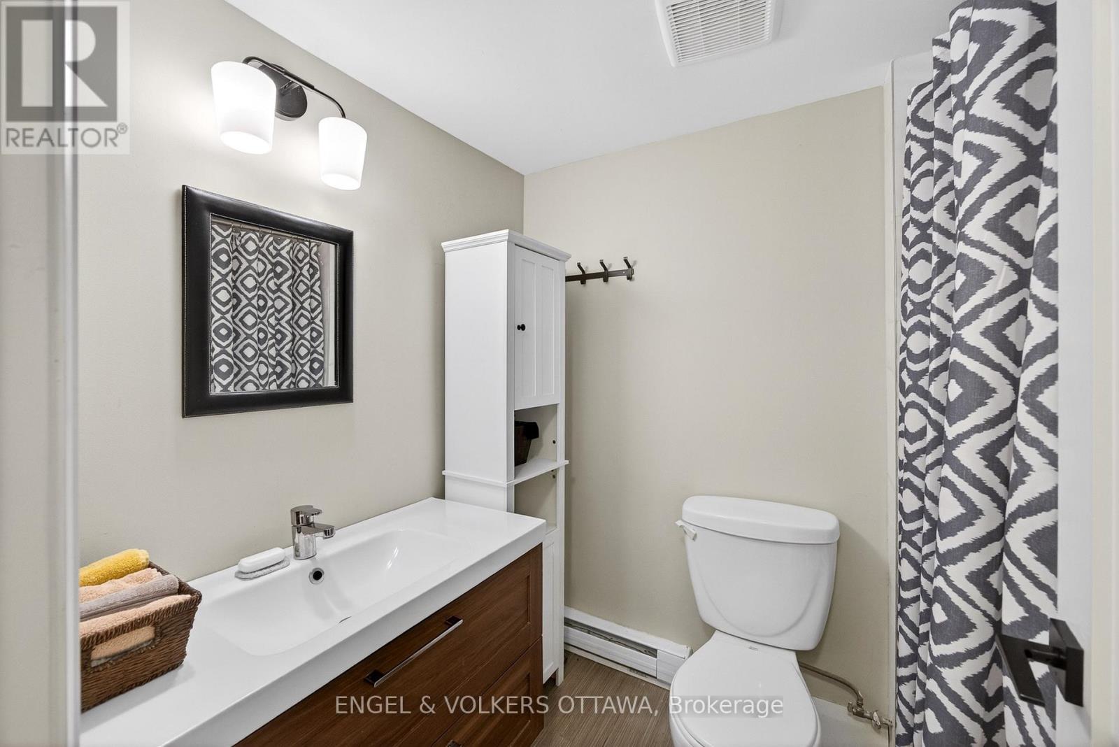 B - 35 Robinson Avenue, Ottawa, Ontario  K1N 8N8 - Photo 16 - X13578428