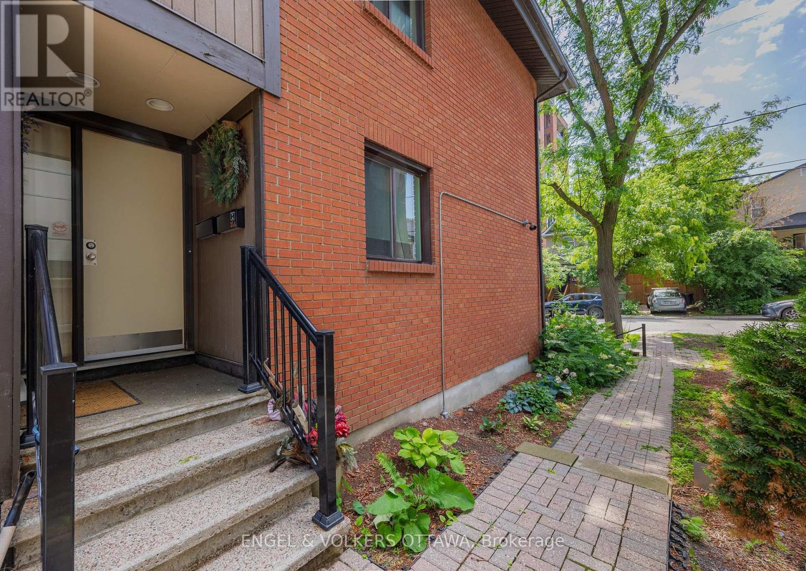 B - 35 Robinson Avenue, Ottawa, Ontario  K1N 8N8 - Photo 2 - X13578428