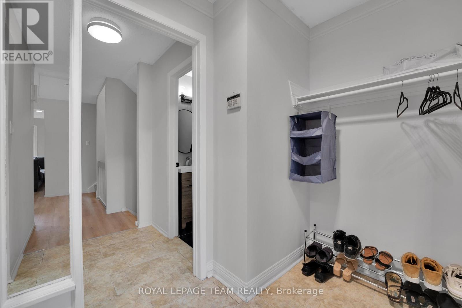 282 Dalehurst Drive, Ottawa, Ontario  K2G 4J5 - Photo 3 - X13578480