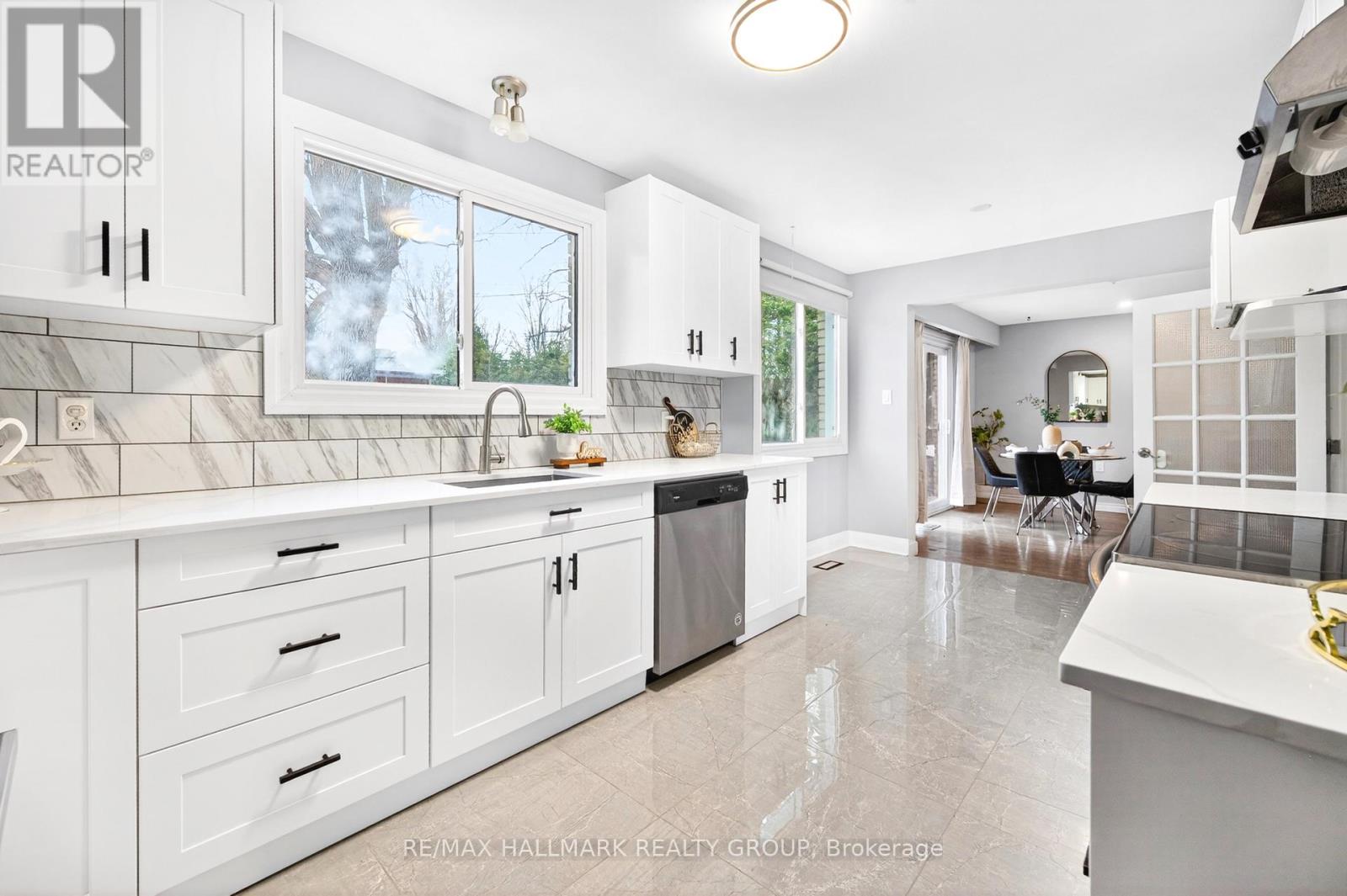 1930 Southampton Court, Ottawa, Ontario  K2C 0W4 - Photo 10 - X13578850