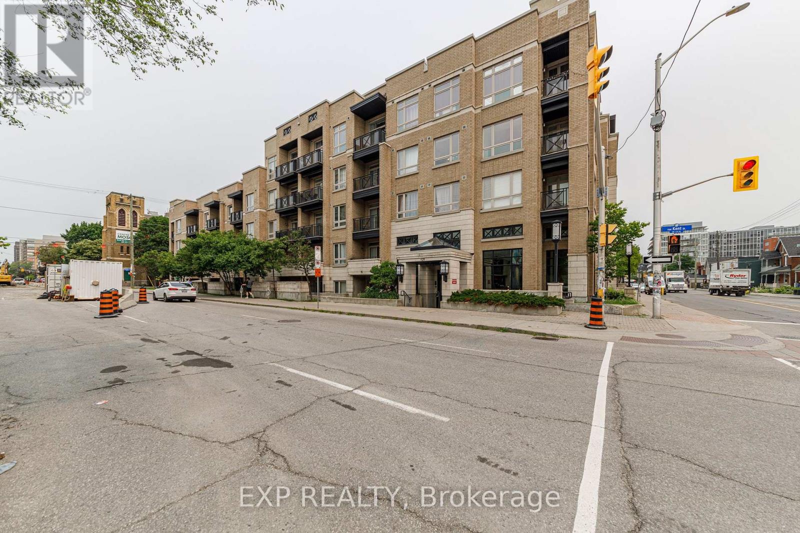 221 - 429 Kent Street, Ottawa, Ontario  K2P 1B5 - Photo 1 - X13579038