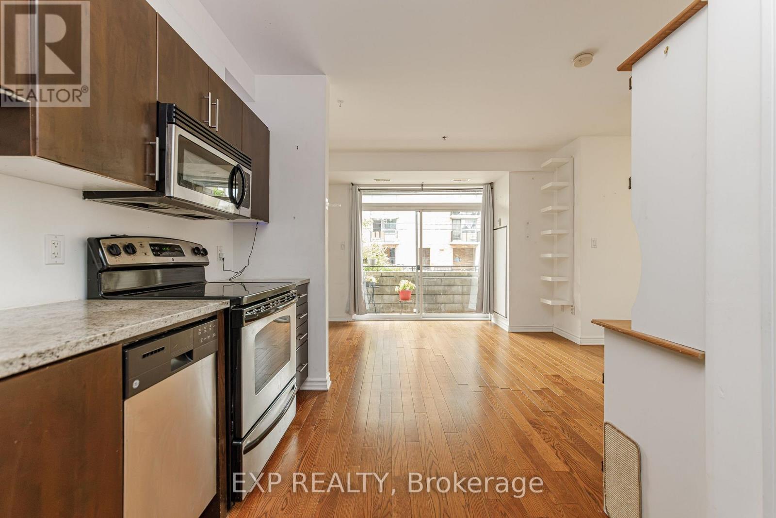 221 - 429 Kent Street, Ottawa, Ontario  K2P 1B5 - Photo 2 - X13579038