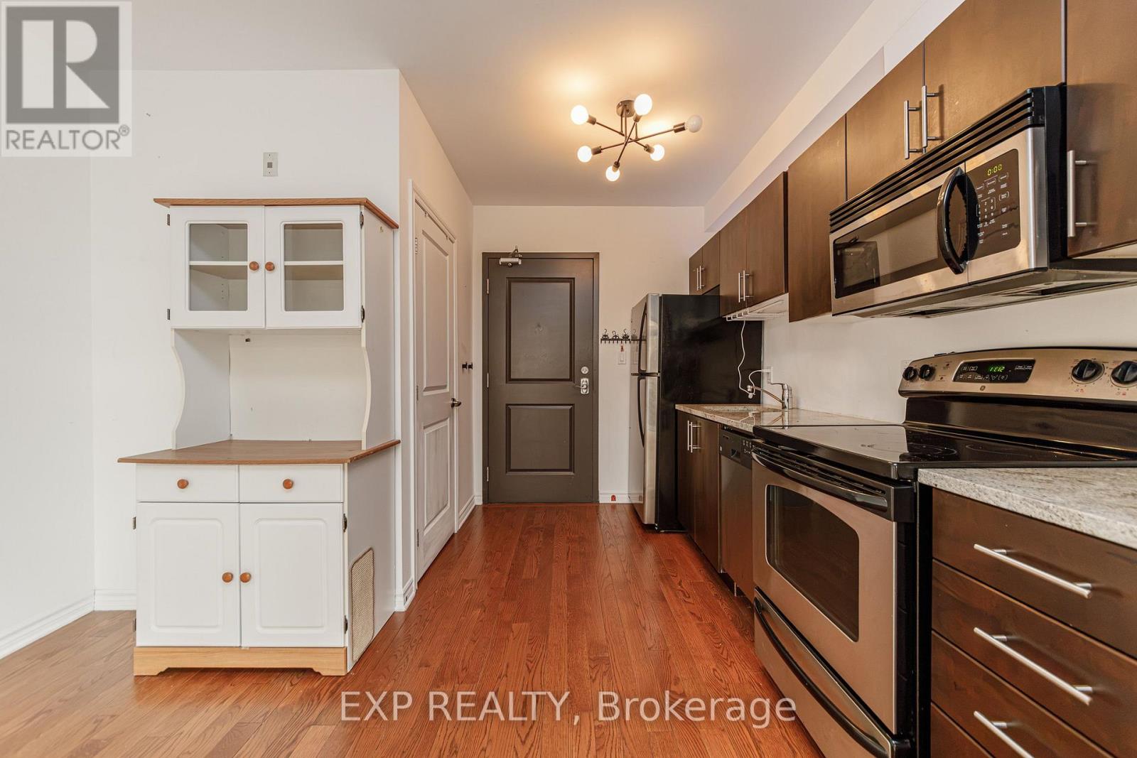 221 - 429 Kent Street, Ottawa, Ontario  K2P 1B5 - Photo 3 - X13579038