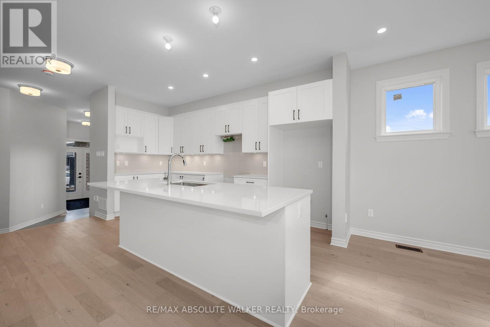 181 Kerala Place, Ottawa, Ontario  K1T 0Z3 - Photo 3 - X13579250
