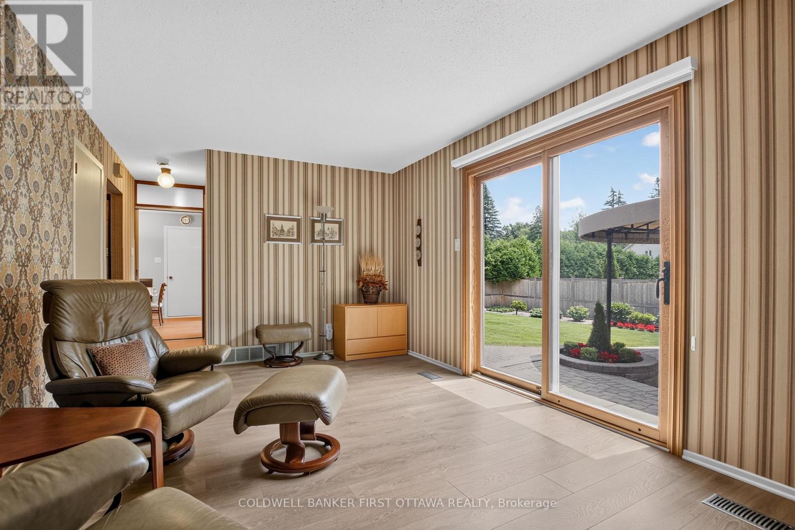 6 Cosburn Avenue, Ottawa, Ontario  K2H 8A1 - Photo 8 - X13579352