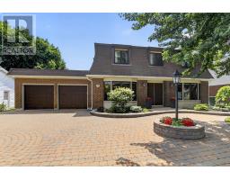 6 COSBURN AVENUE, Ottawa, Ontario