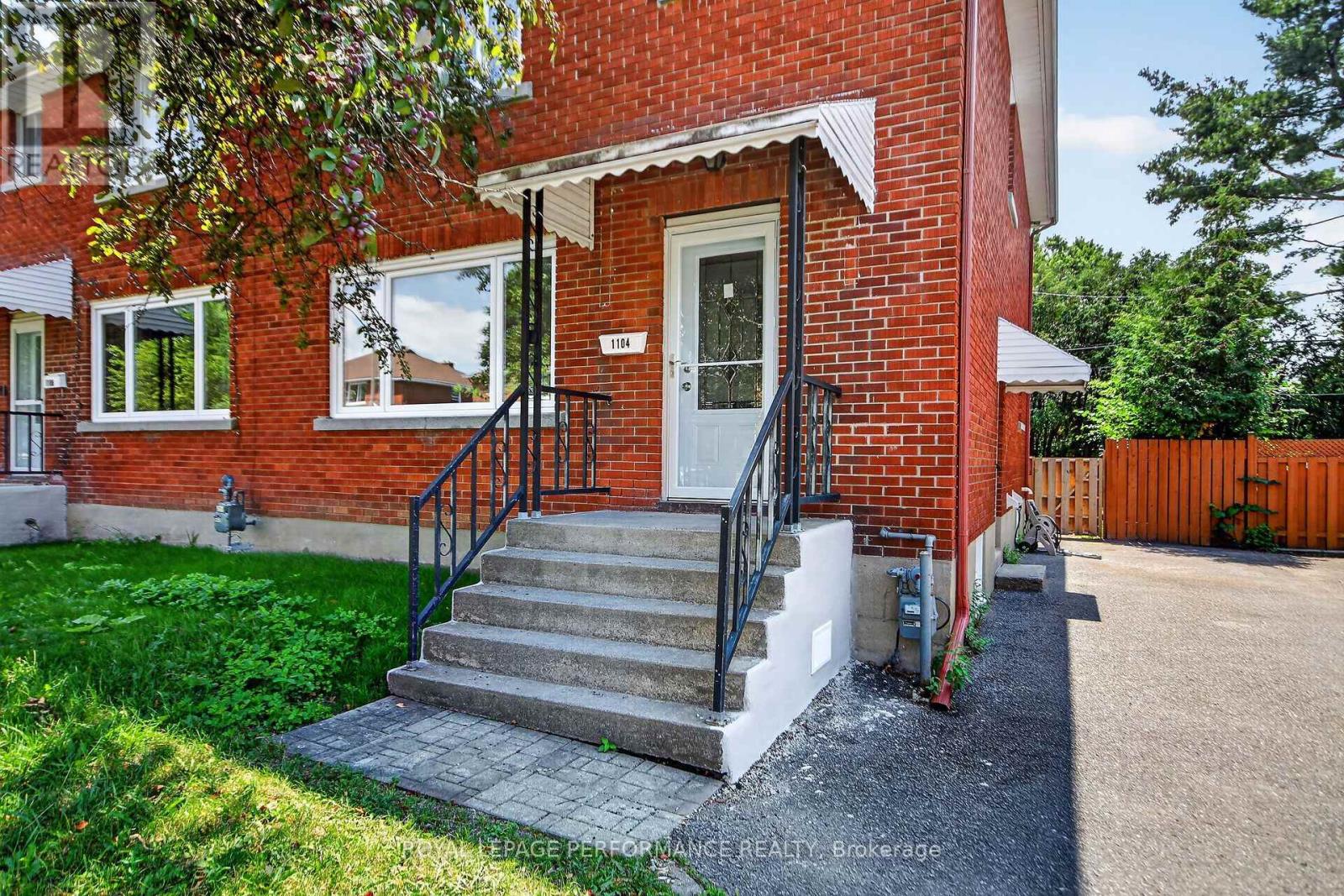 1104 Aldea Avenue, Ottawa, Ontario  K1H 8C2 - Photo 3 - X13579892