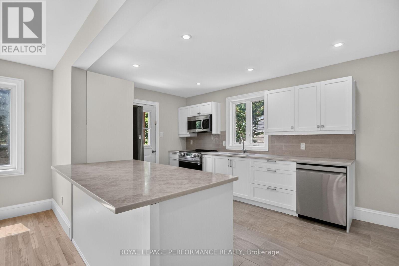 1104 Aldea Avenue, Ottawa, Ontario  K1H 8C2 - Photo 9 - X13579892