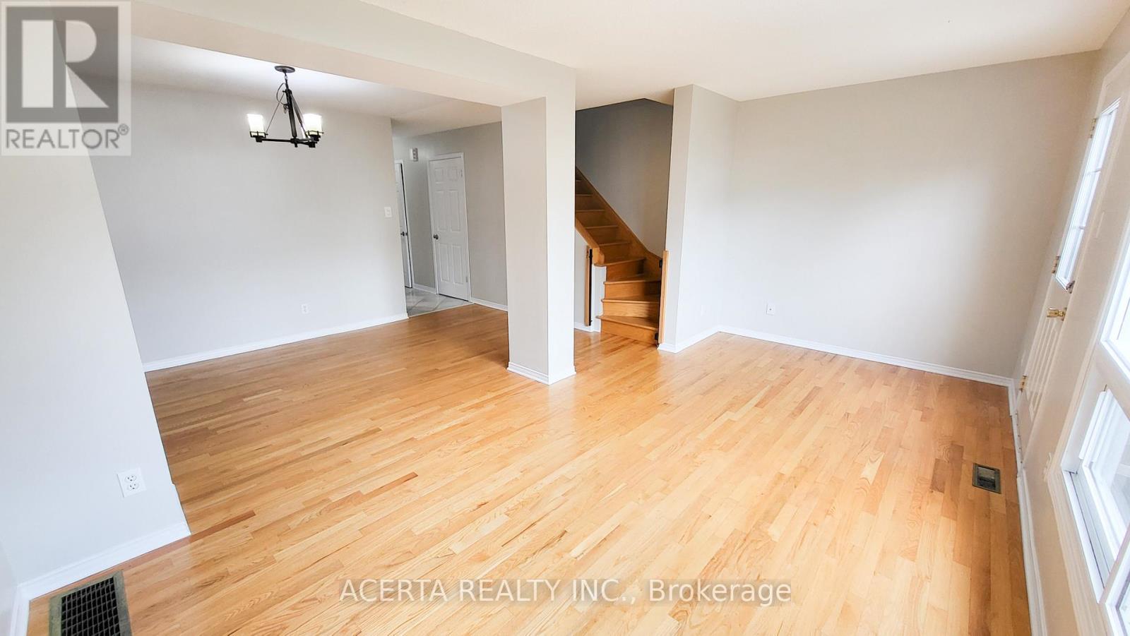 249 Teal Crescent, Ottawa, Ontario  K1E 2C3 - Photo 5 - X13580076