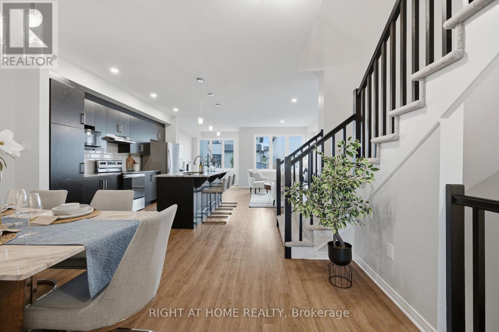 593 Edenwylde Drive, Ottawa, Ontario  K2S 2L1 - Photo 4 - X13580150
