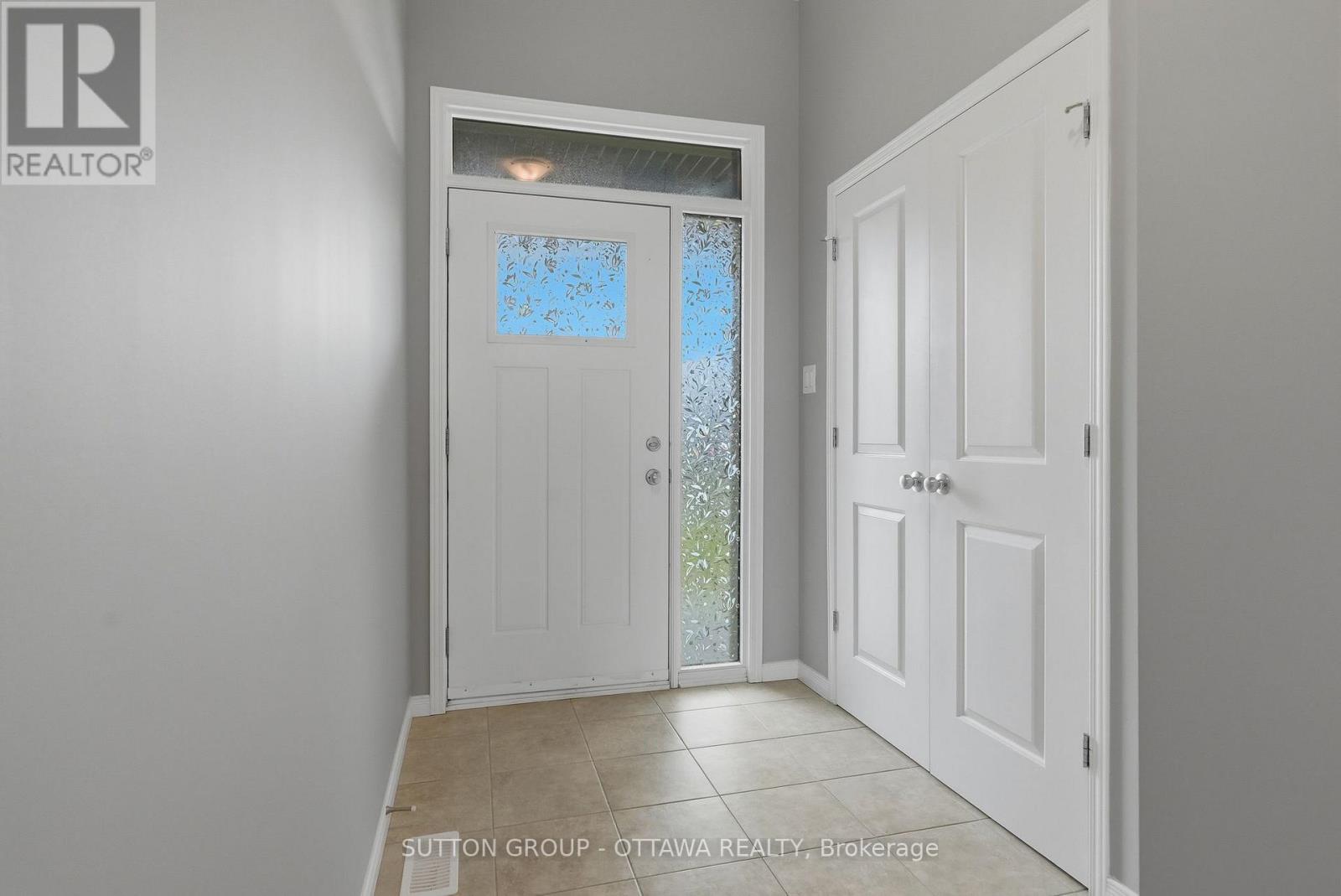 196 Jardiniere Street, Ottawa, Ontario  K2S 2K2 - Photo 2 - X13580202