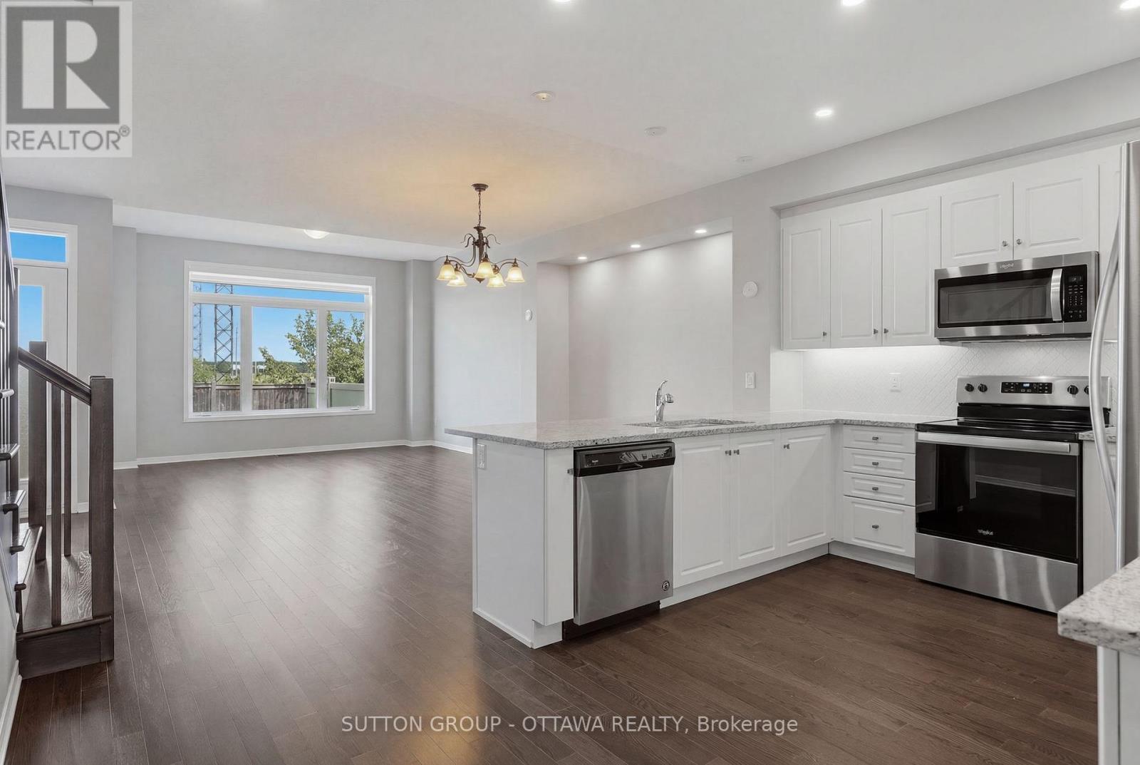 196 Jardiniere Street, Ottawa, Ontario  K2S 2K2 - Photo 3 - X13580202