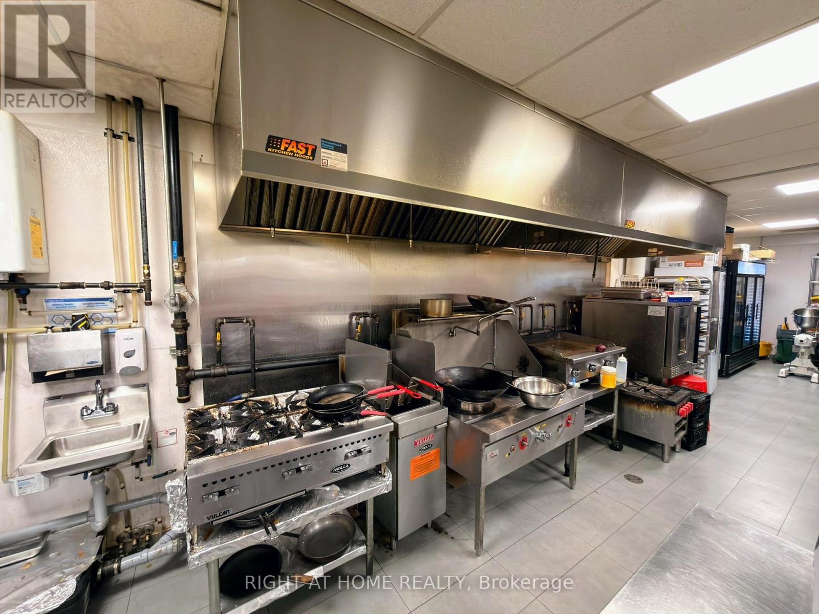 Unit G - 1541 Merivale Road, Ottawa, Ontario  K2G 5W1 - Photo 11 - X13580668