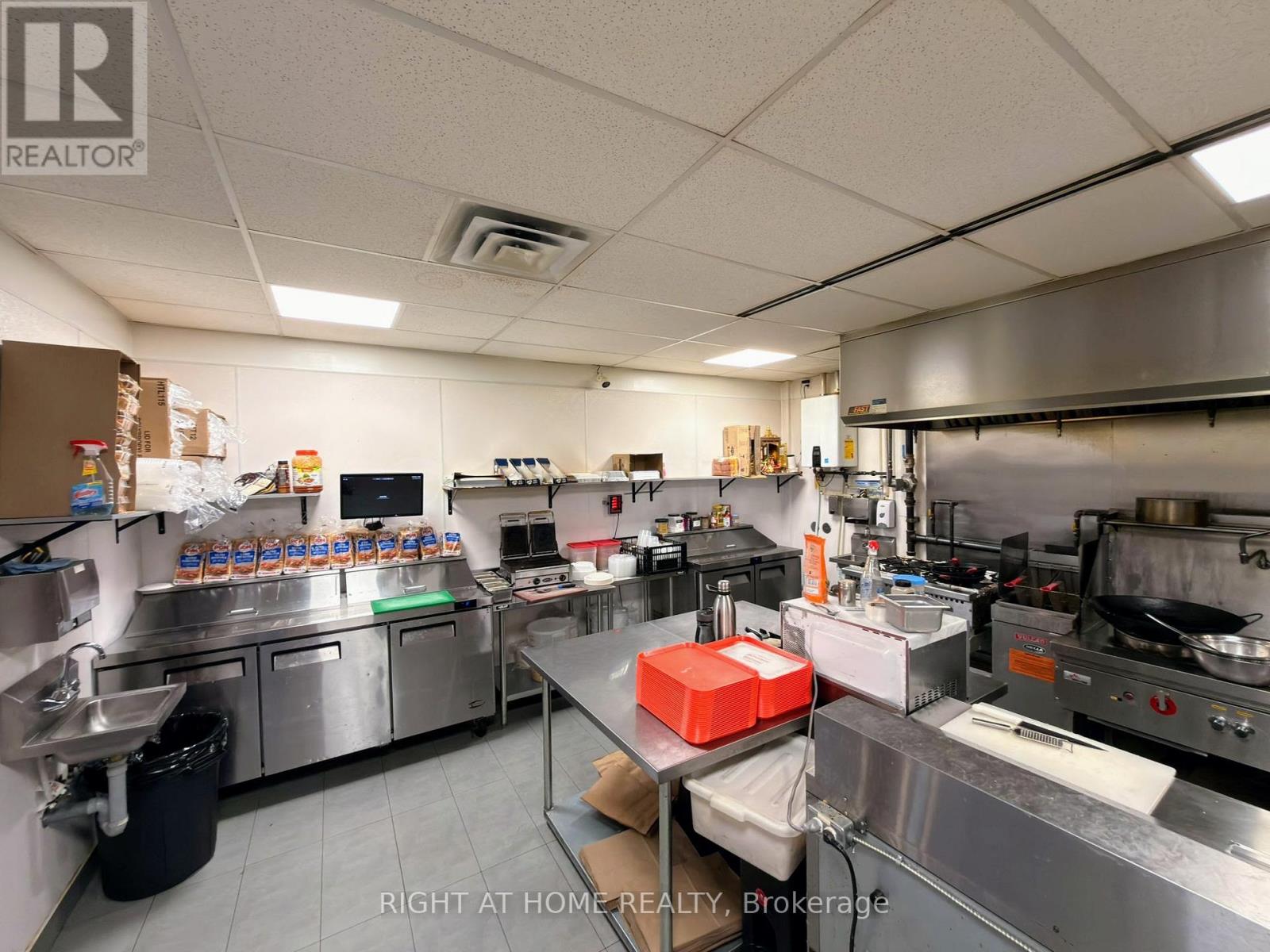 Unit G - 1541 Merivale Road, Ottawa, Ontario  K2G 5W1 - Photo 12 - X13580668