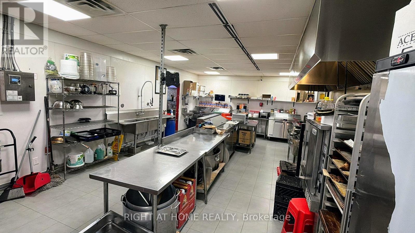 Unit G - 1541 Merivale Road, Ottawa, Ontario  K2G 5W1 - Photo 14 - X13580668