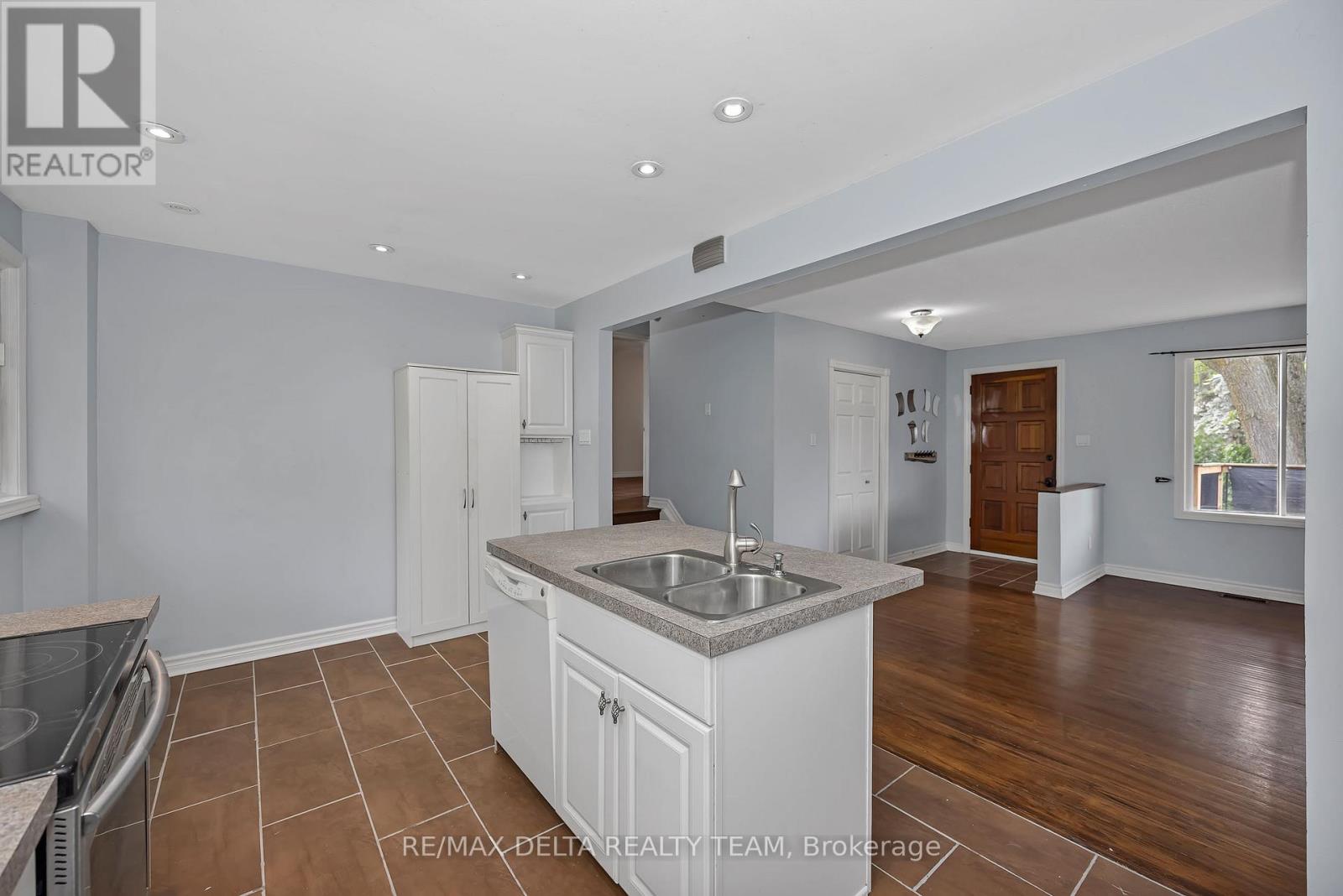 841 Balsam Drive, Ottawa, Ontario  K1E 1B8 - Photo 16 - X13580710