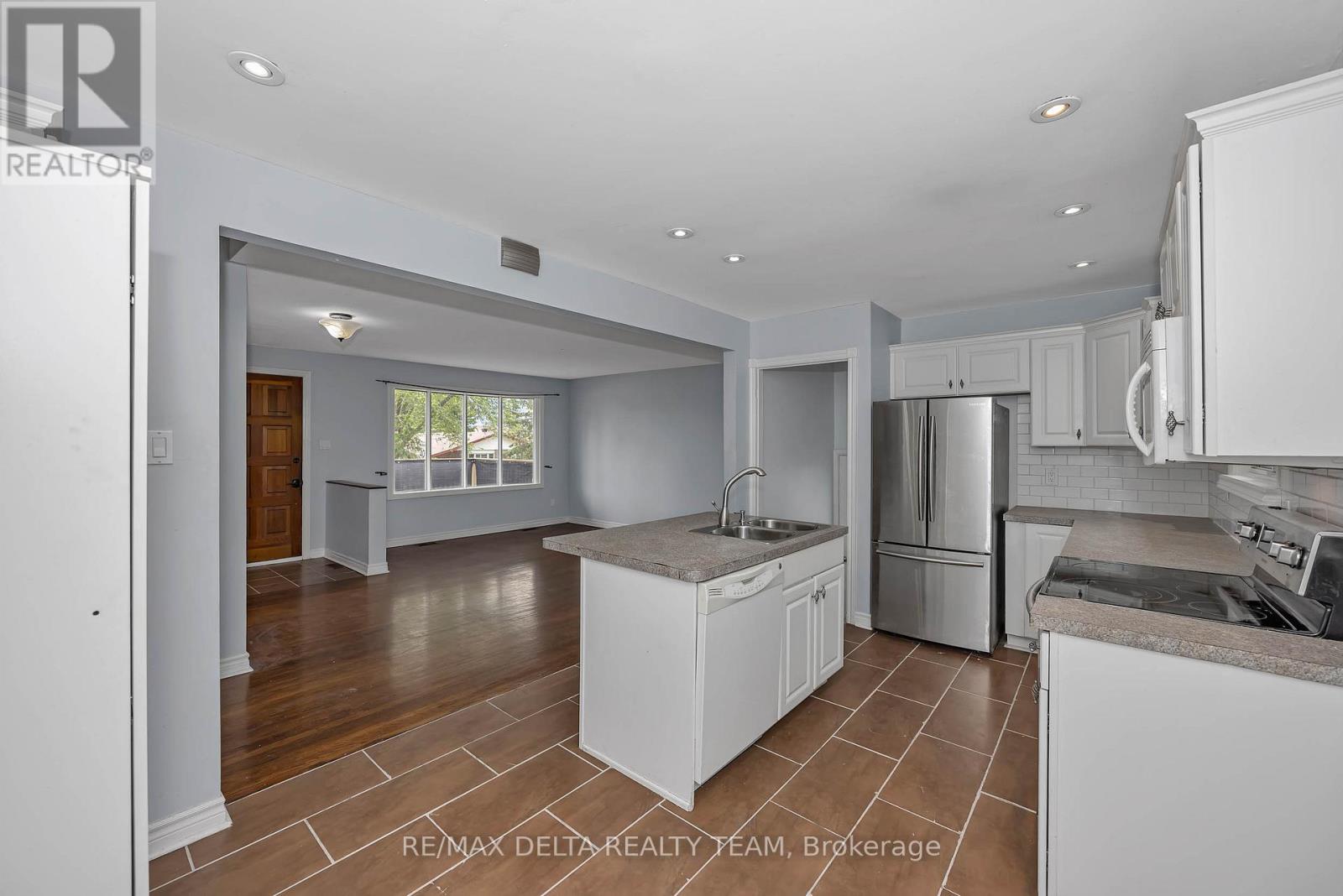 841 Balsam Drive, Ottawa, Ontario  K1E 1B8 - Photo 17 - X13580710