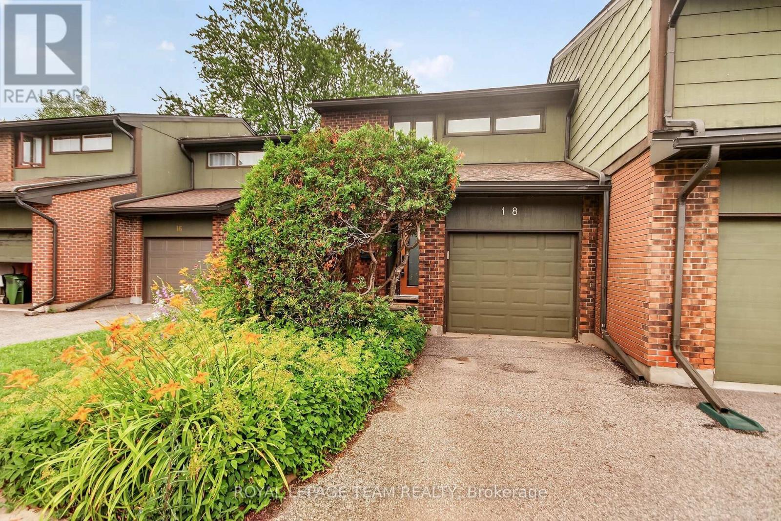 9 - 18 Chisholm Court, Ottawa, Ontario  K2K 1E2 - Photo 1 - X13581096