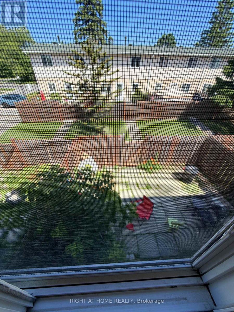 B - 1552 Beaverpond Drive, Ottawa, Ontario  K1B 3R9 - Photo 14 - X13581116