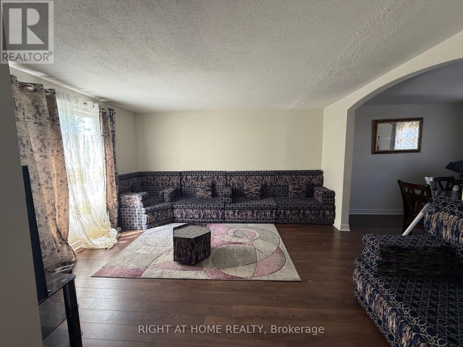 B - 1552 Beaverpond Drive, Ottawa, Ontario  K1B 3R9 - Photo 5 - X13581116