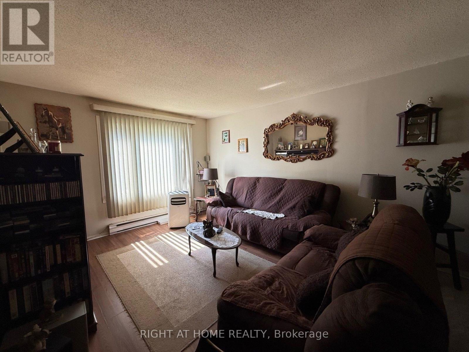 E - 1035 Cummings Avenue, Ottawa, Ontario  K1J 9K5 - Photo 8 - X13581124