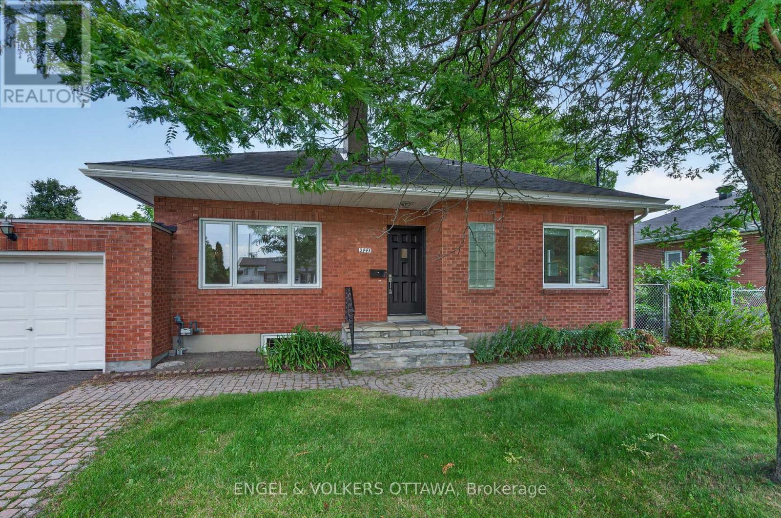 2445 Alta Vista Drive, Ottawa, Ontario  K1H 7M9 - Photo 1 - X13581192