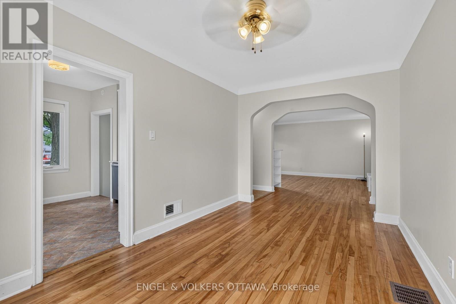 2445 Alta Vista Drive, Ottawa, Ontario  K1H 7M9 - Photo 8 - X13581192
