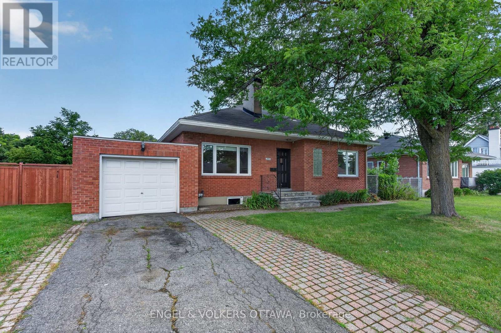 2439-2445 Alta Vista Drive, Ottawa, Ontario  K1H 7M9 - Photo 3 - X13581194