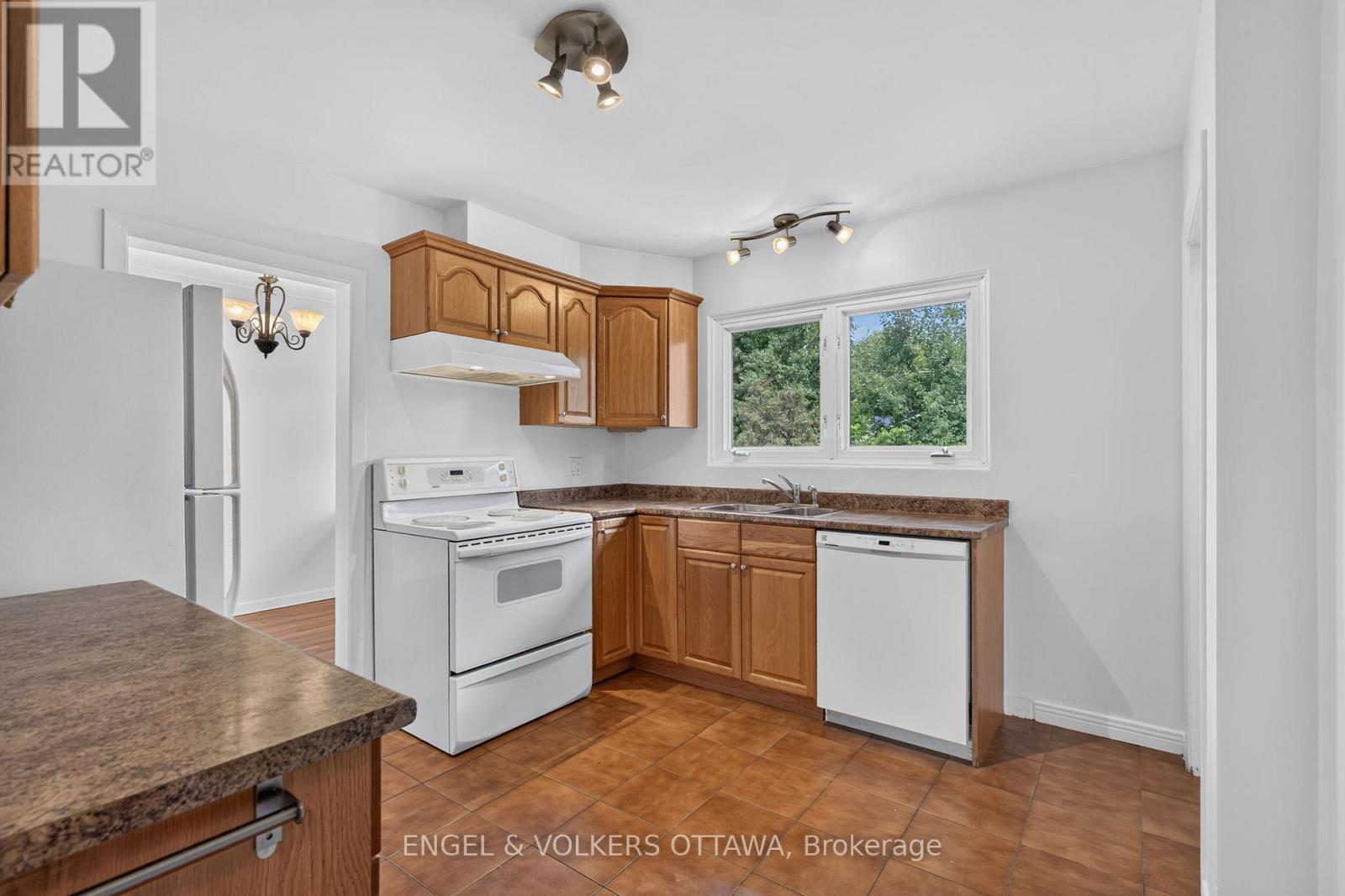 2439 Alta Vista Drive, Ottawa, Ontario  K1H 7M9 - Photo 10 - X13581196