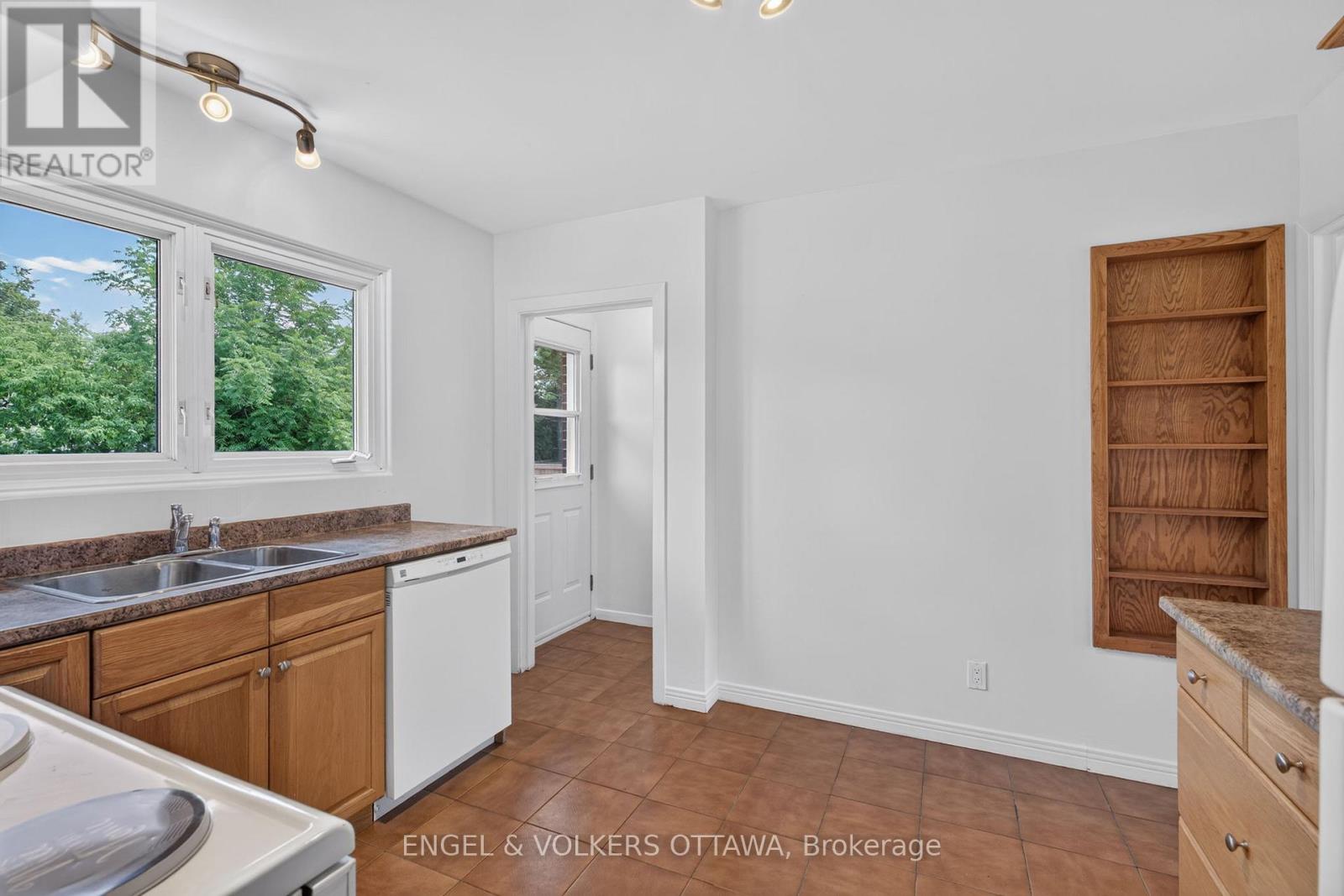 2439 Alta Vista Drive, Ottawa, Ontario  K1H 7M9 - Photo 12 - X13581196