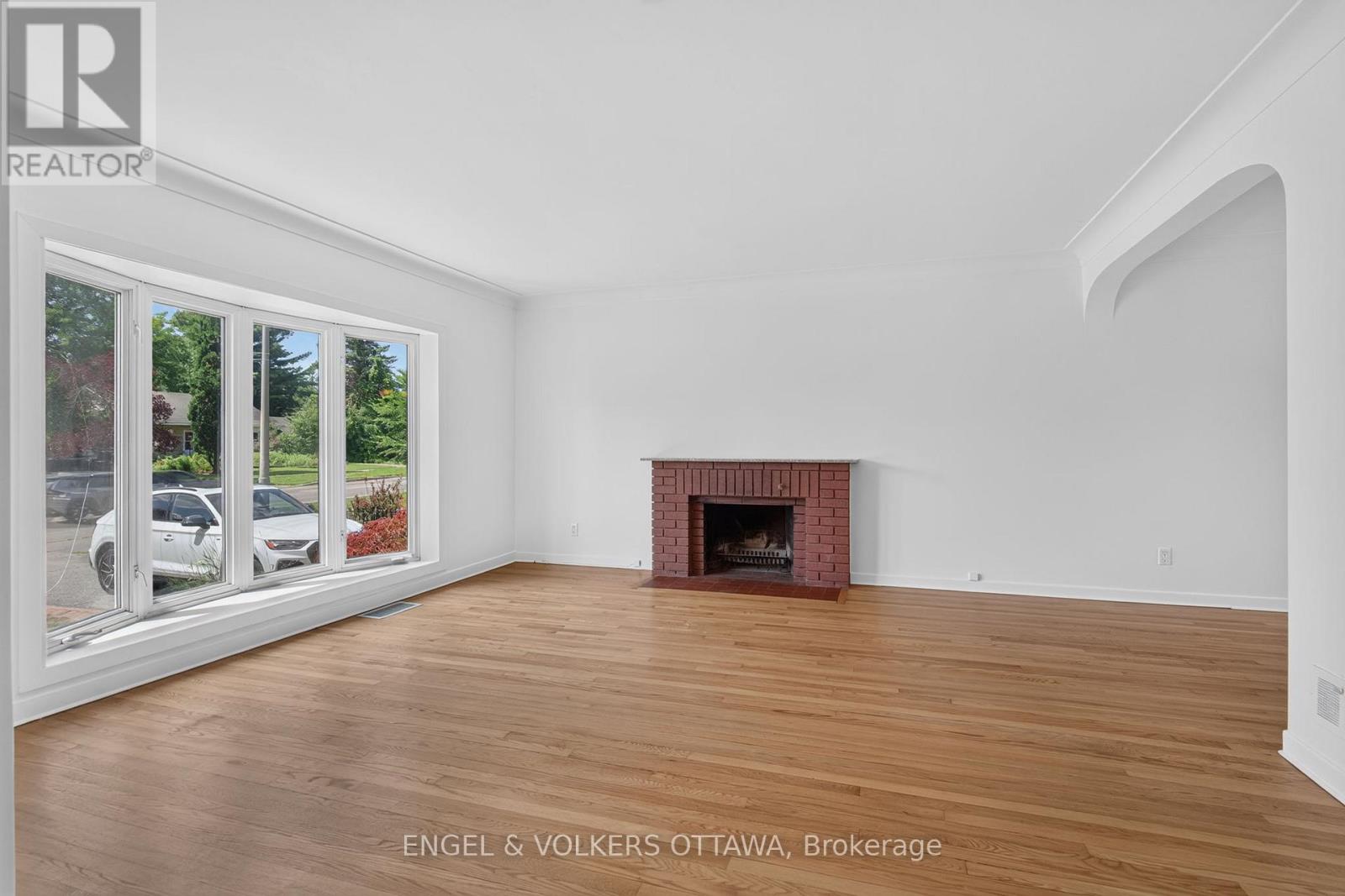2439 Alta Vista Drive, Ottawa, Ontario  K1H 7M9 - Photo 5 - X13581196