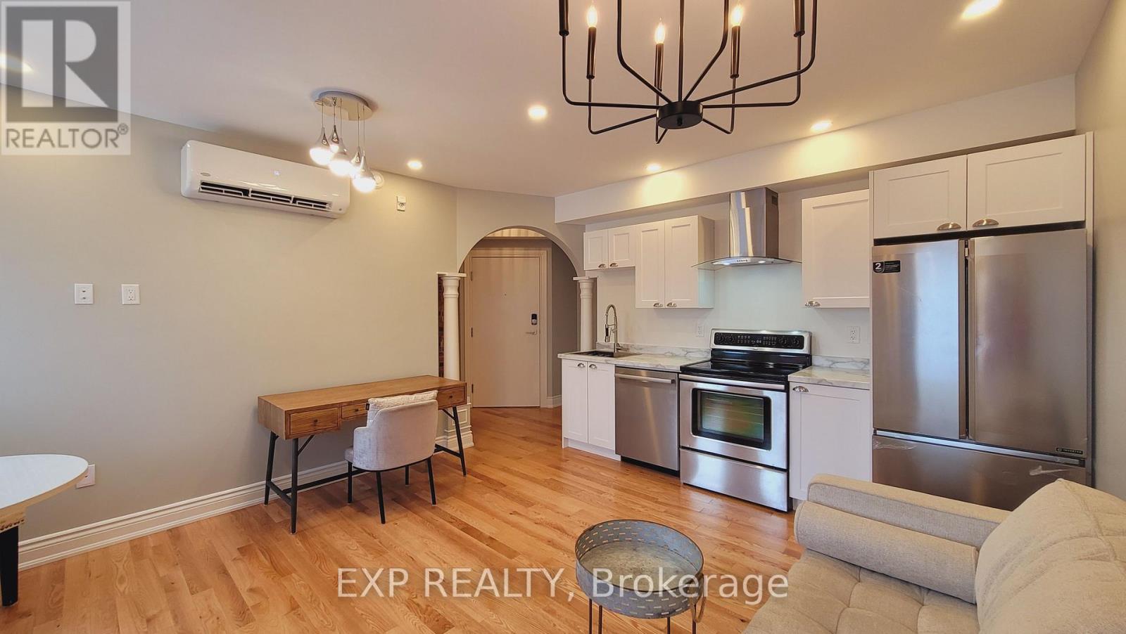 202 - 157 James Street, Ottawa, Ontario  K1R 5M4 - Photo 1 - X13581584